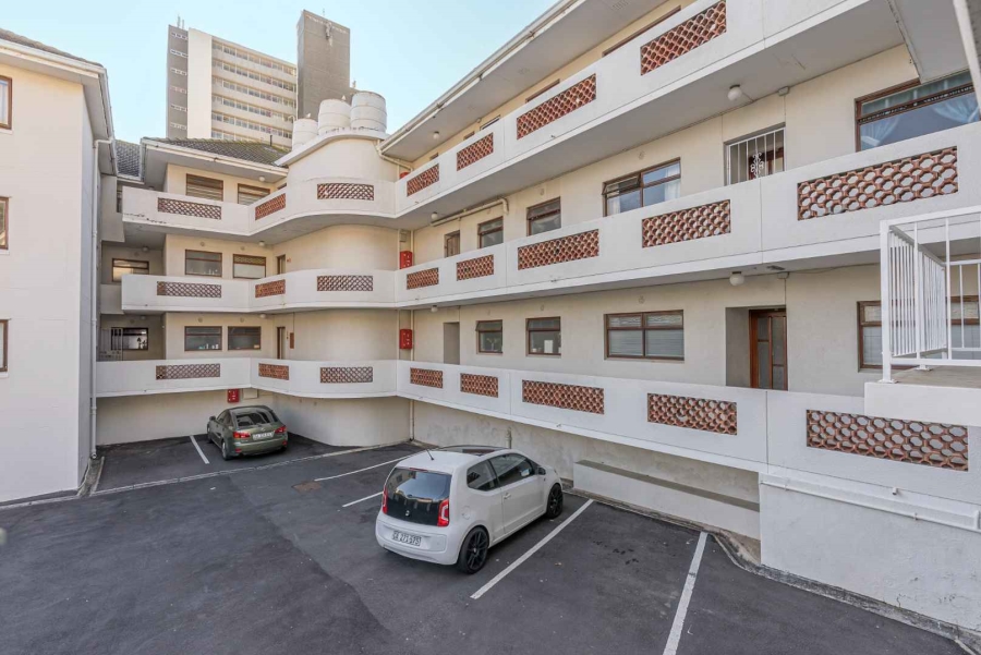 1 Bedroom Property for Sale in Sea Point Western Cape